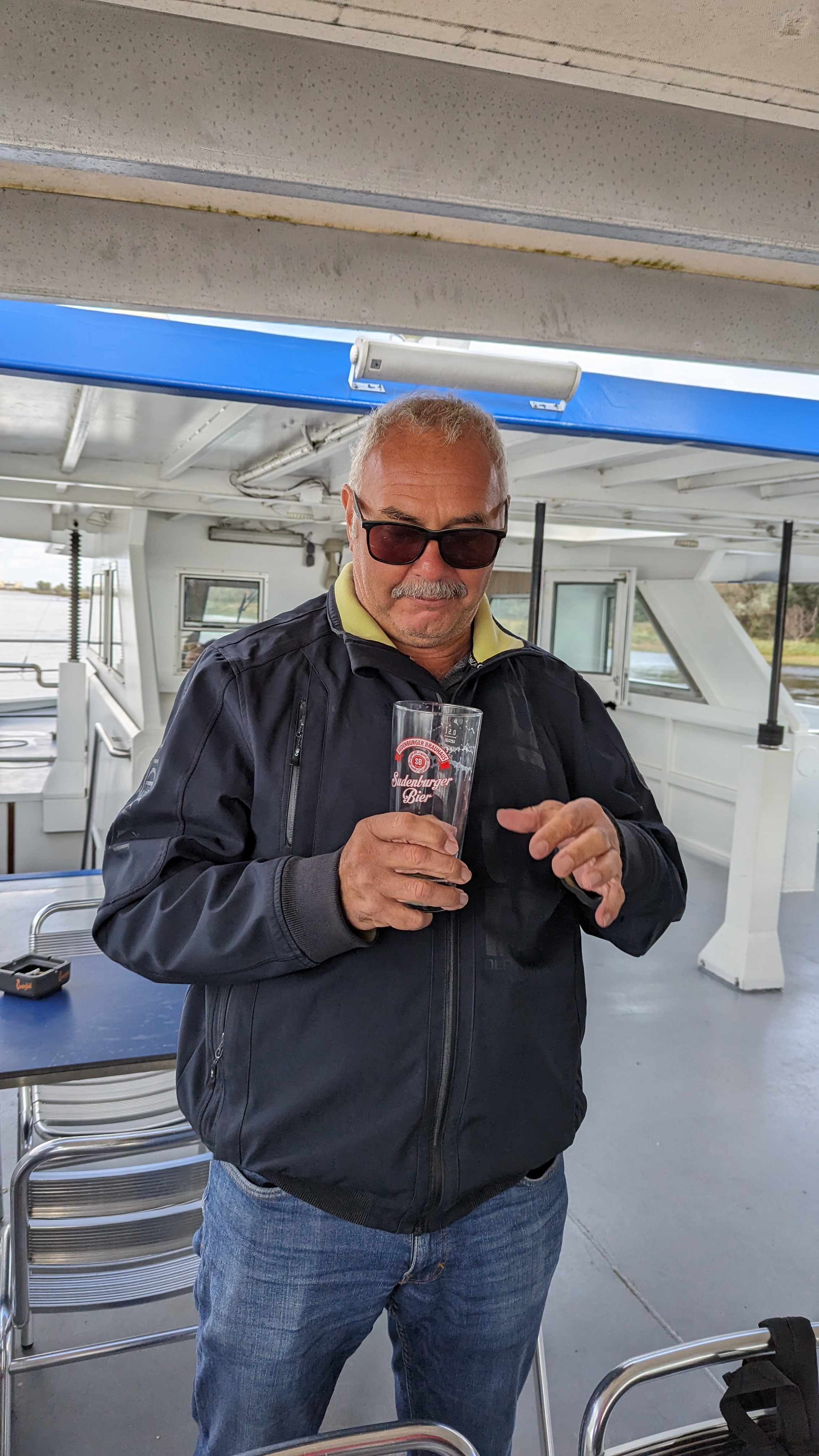 XXX, XXX, XXX und XXX --- bereitgestellt von Veit